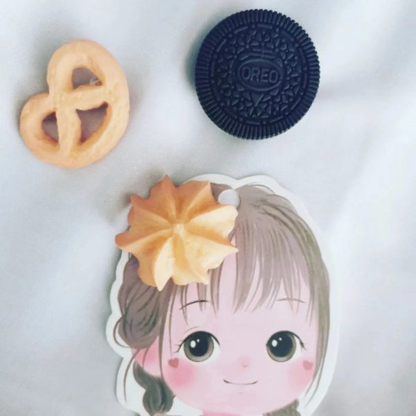 Cookies Biscuit hair clip - Image 3
