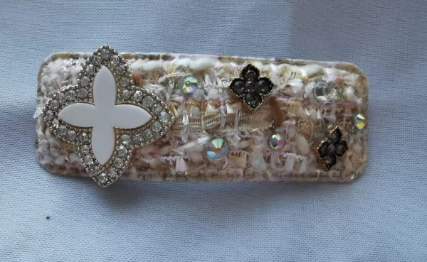 Fashion Black / White Hair Clip in handbag/perfume design - Image 3