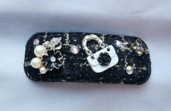 Fashion Black / White Hair Clip in handbag/perfume design - Image 6