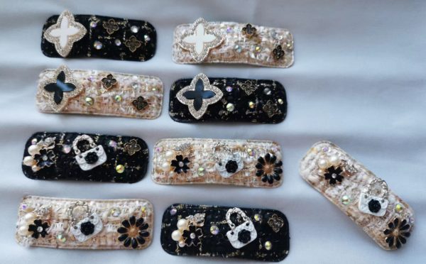 Fashion Black / White Hair Clip in handbag/perfume design