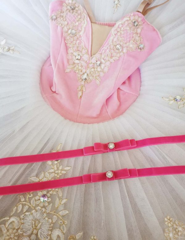 High quality Velvet ribbon Double bows bun wrap in Pink colour. - Image 2