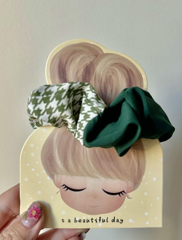 Hand Made design's scrunchies - Image 3