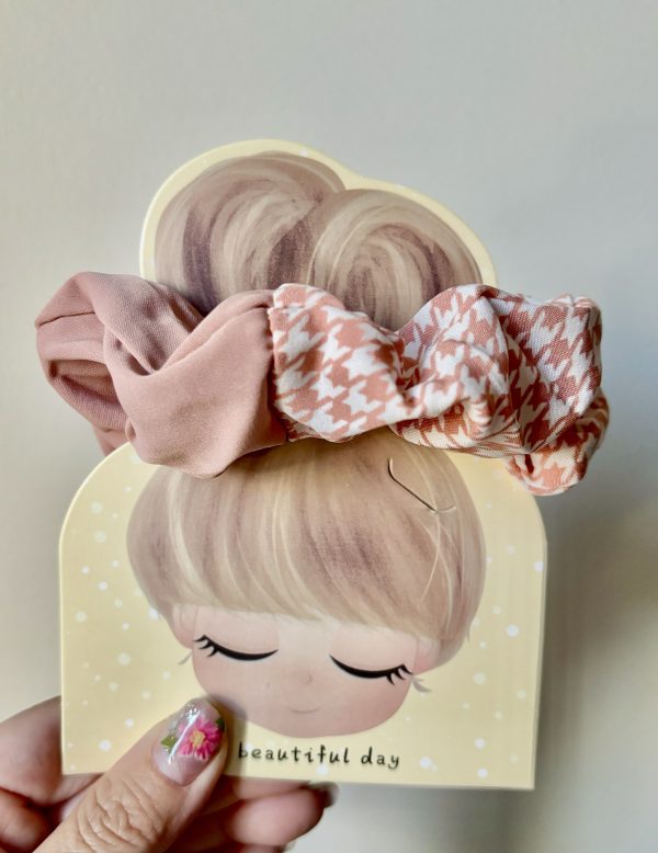 Hand Made design's scrunchies - Image 2